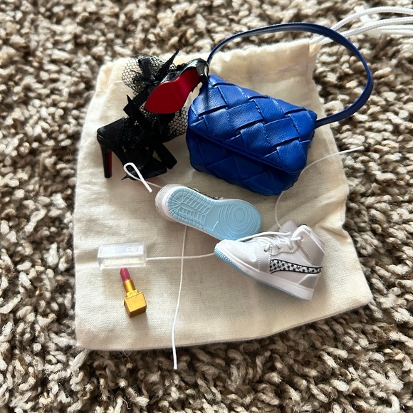 Mini Fashion Set - Picture 2 of 2